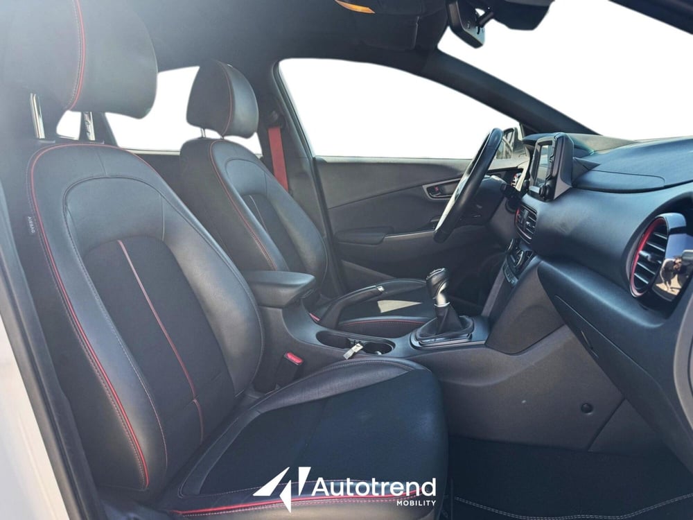 Hyundai Kona usata a Bari (7)