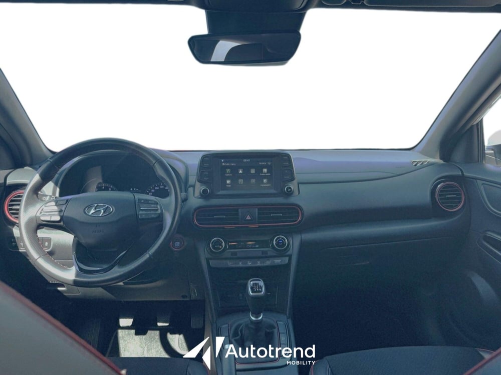 Hyundai Kona usata a Bari (8)