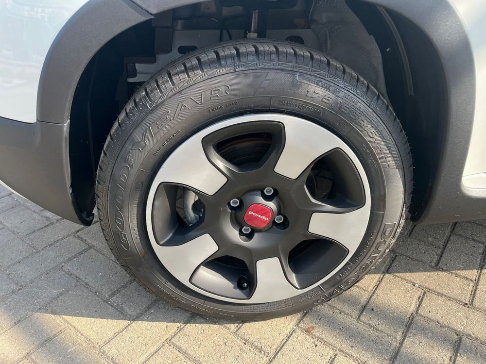 Fiat Panda Cross nuova a Milano (17)
