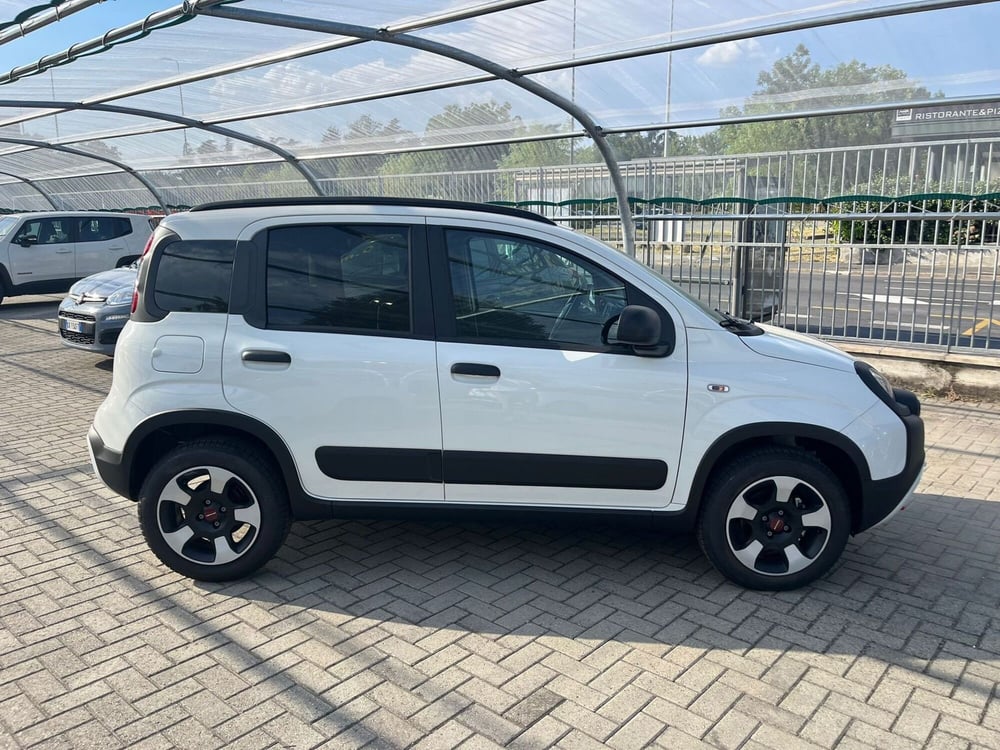 Fiat Panda Cross nuova a Milano (4)