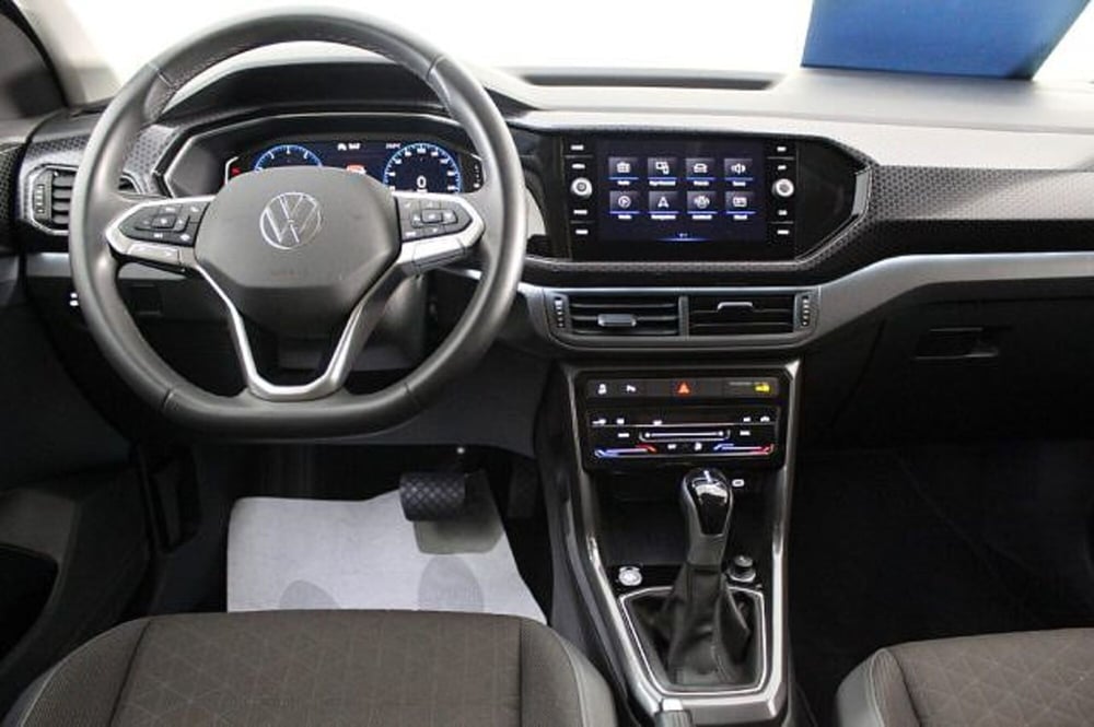 Volkswagen T-Cross usata a Novara (6)