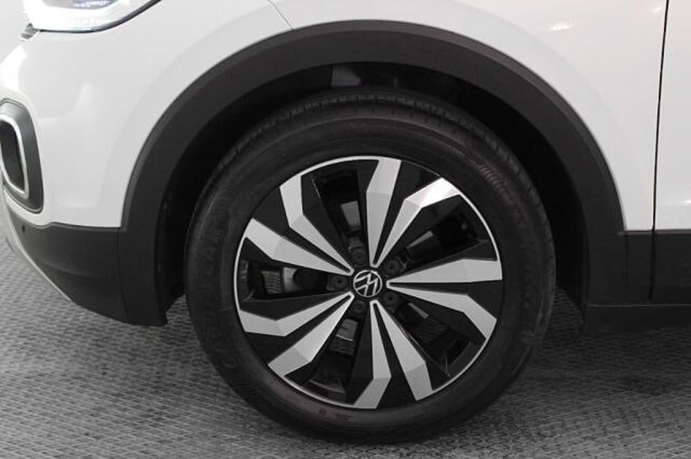 Volkswagen T-Cross usata a Novara (17)