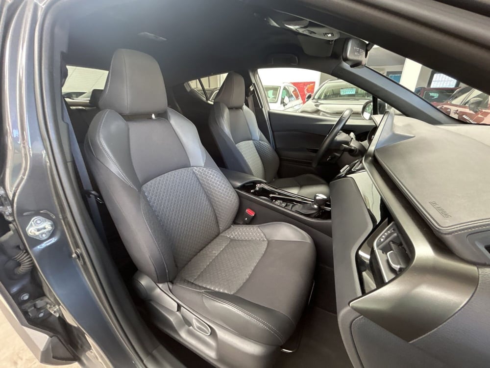 Toyota Toyota C-HR usata a Modena (11)