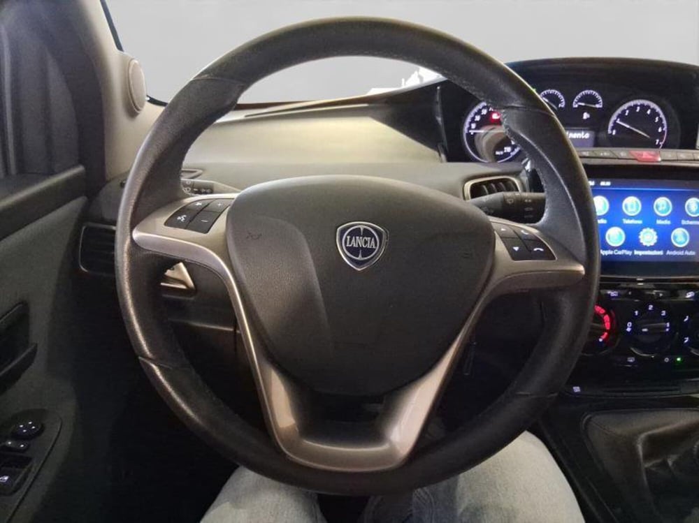 Lancia Ypsilon usata a Genova (14)