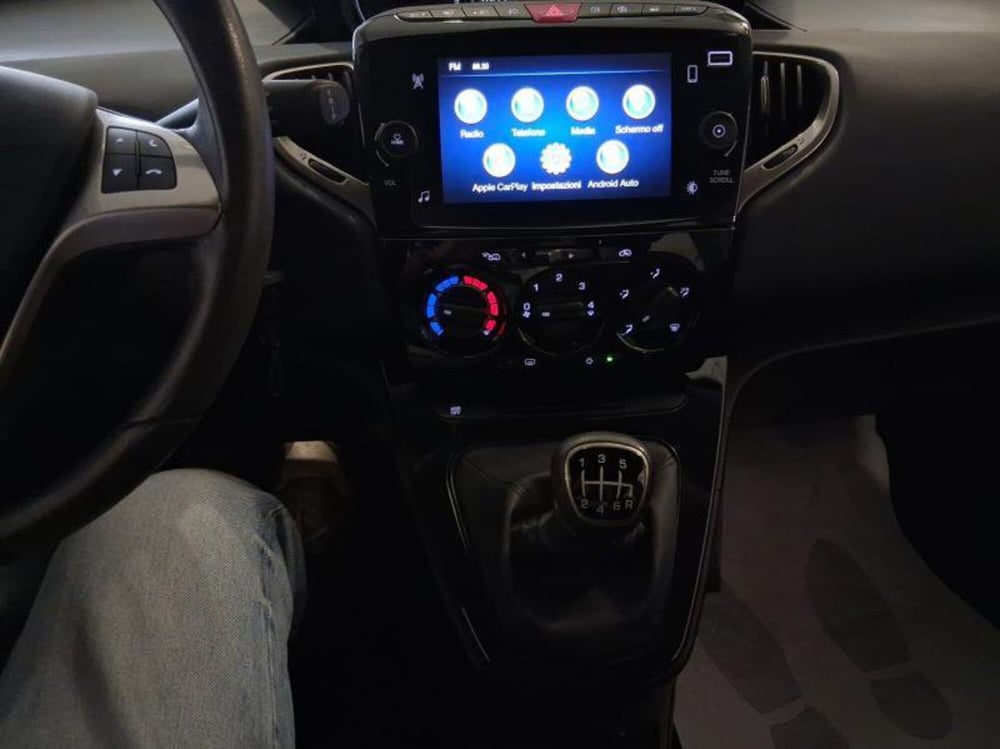 Lancia Ypsilon usata a Genova (16)