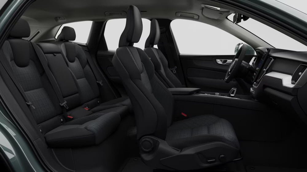 Volvo XC60 nuova a Como (7)