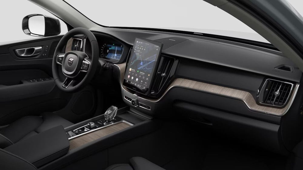 Volvo XC60 nuova a Como (6)