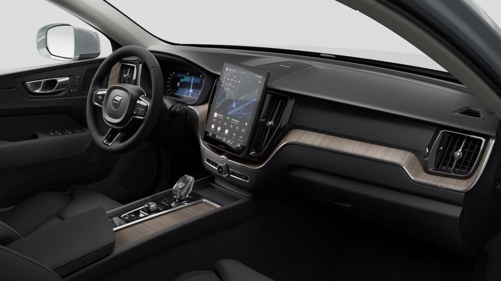 Volvo XC60 nuova a Como (6)