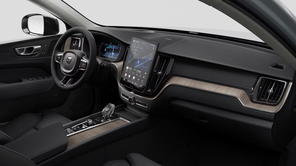 Volvo XC60 nuova a Como (6)