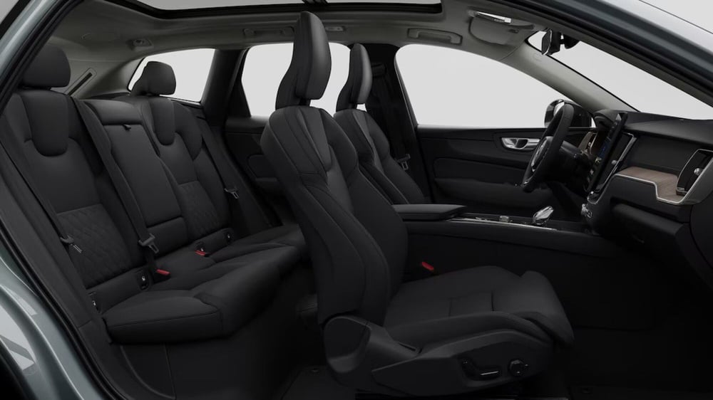 Volvo XC60 nuova a Como (7)