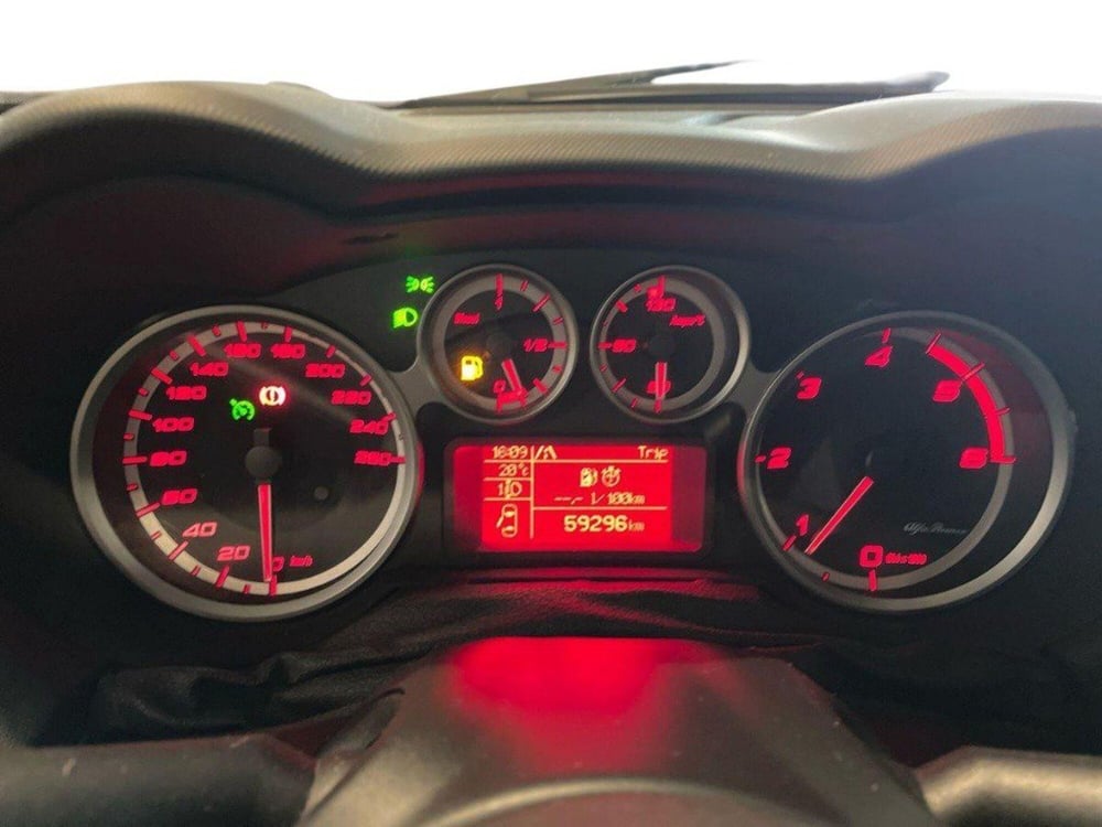 Alfa Romeo MiTo usata a Macerata (9)