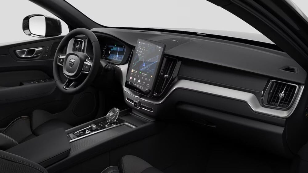 Volvo XC60 nuova a Como (6)