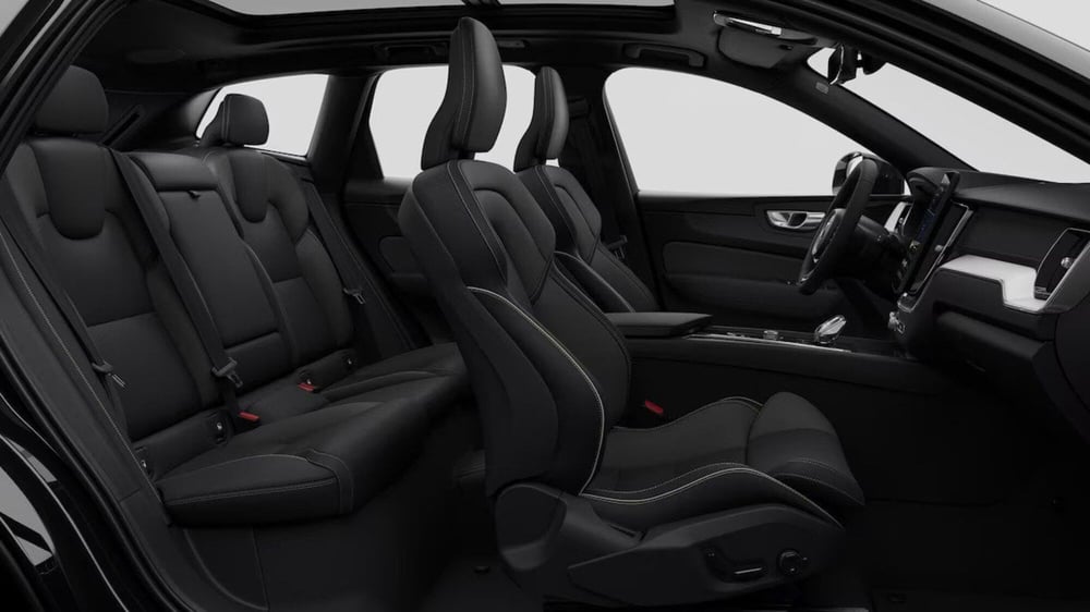 Volvo XC60 nuova a Como (7)