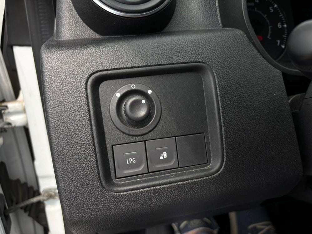 Dacia Duster usata a Pavia (14)