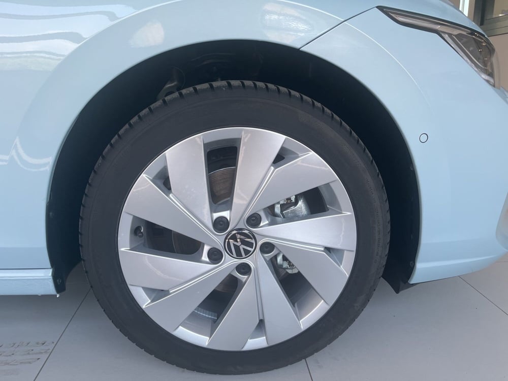 Volkswagen Golf nuova a Salerno (7)