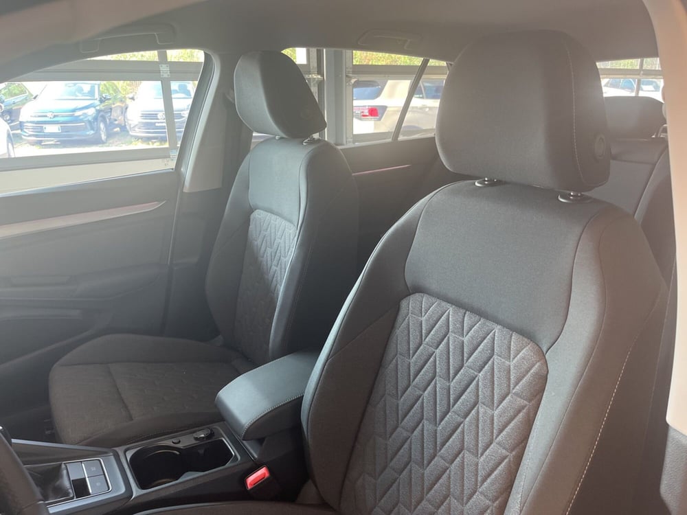 Volkswagen Golf nuova a Salerno (8)