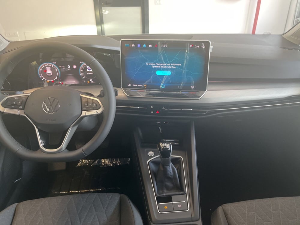 Volkswagen Golf nuova a Salerno (9)