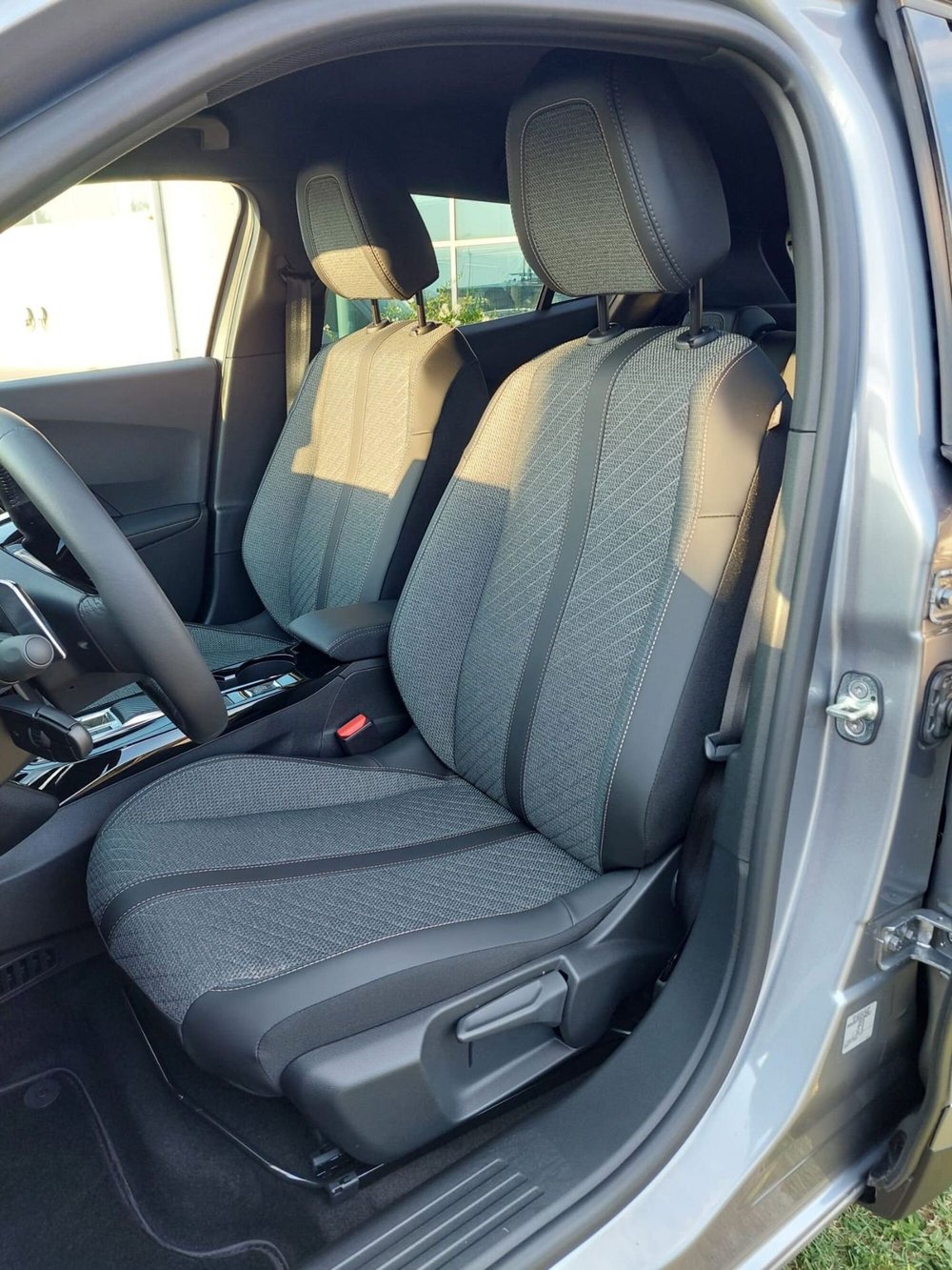 Peugeot 2008 nuova a Treviso (7)