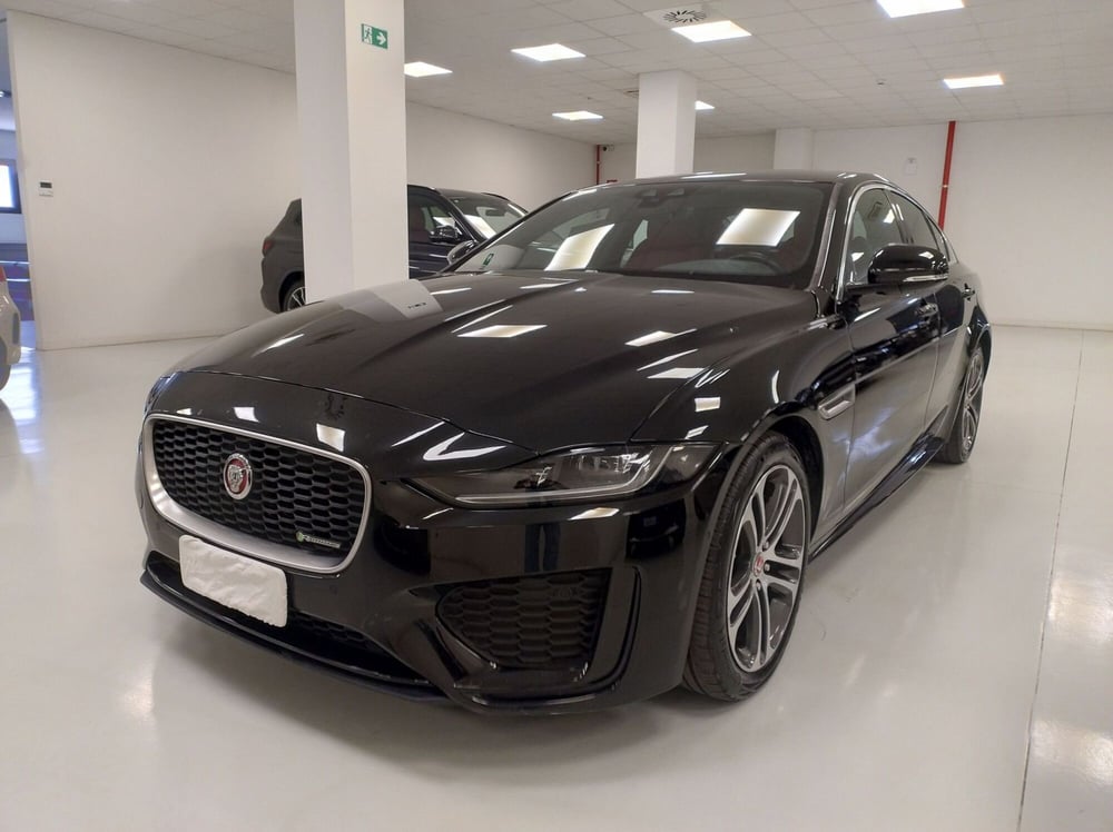 Jaguar XE usata a Cuneo