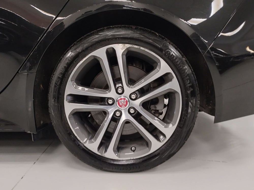 Jaguar XE usata a Cuneo (13)