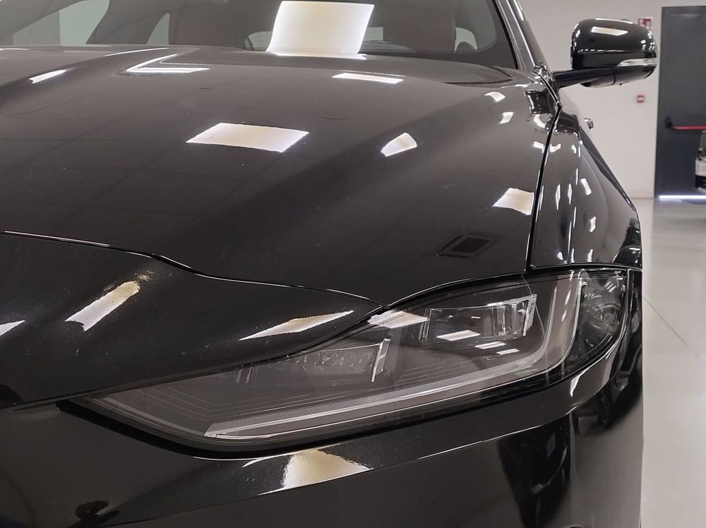 Jaguar XE usata a Cuneo (16)