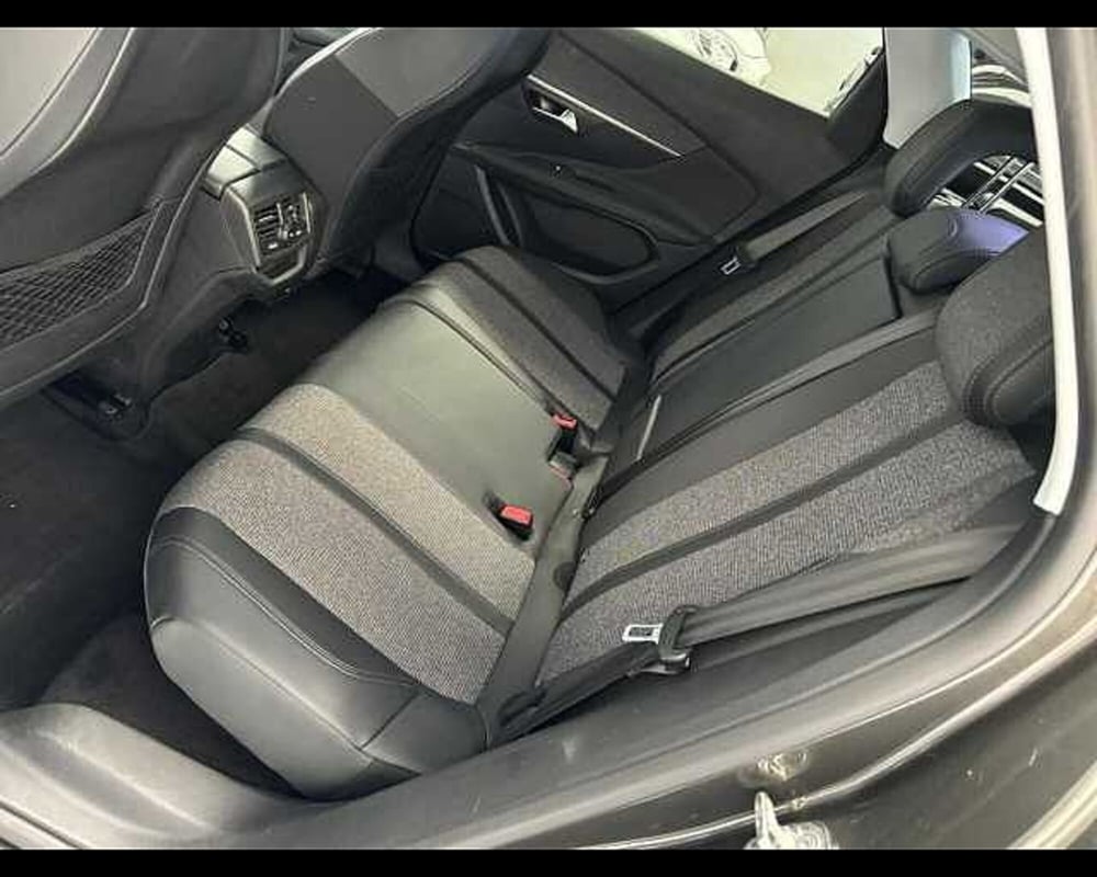 Peugeot 3008 usata a Milano (9)