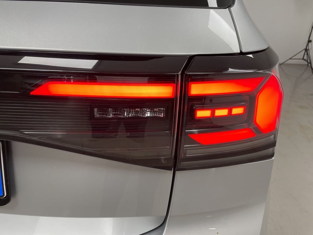 Volkswagen T-Cross nuova a Varese (15)
