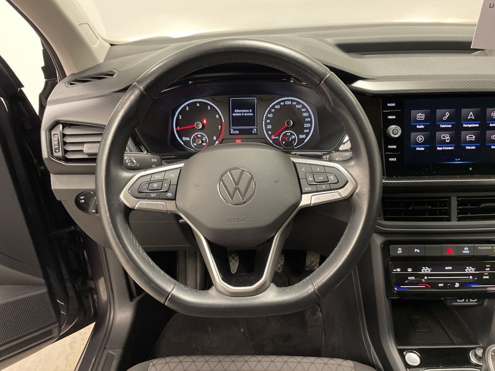 Volkswagen T-Cross usata a Varese (16)