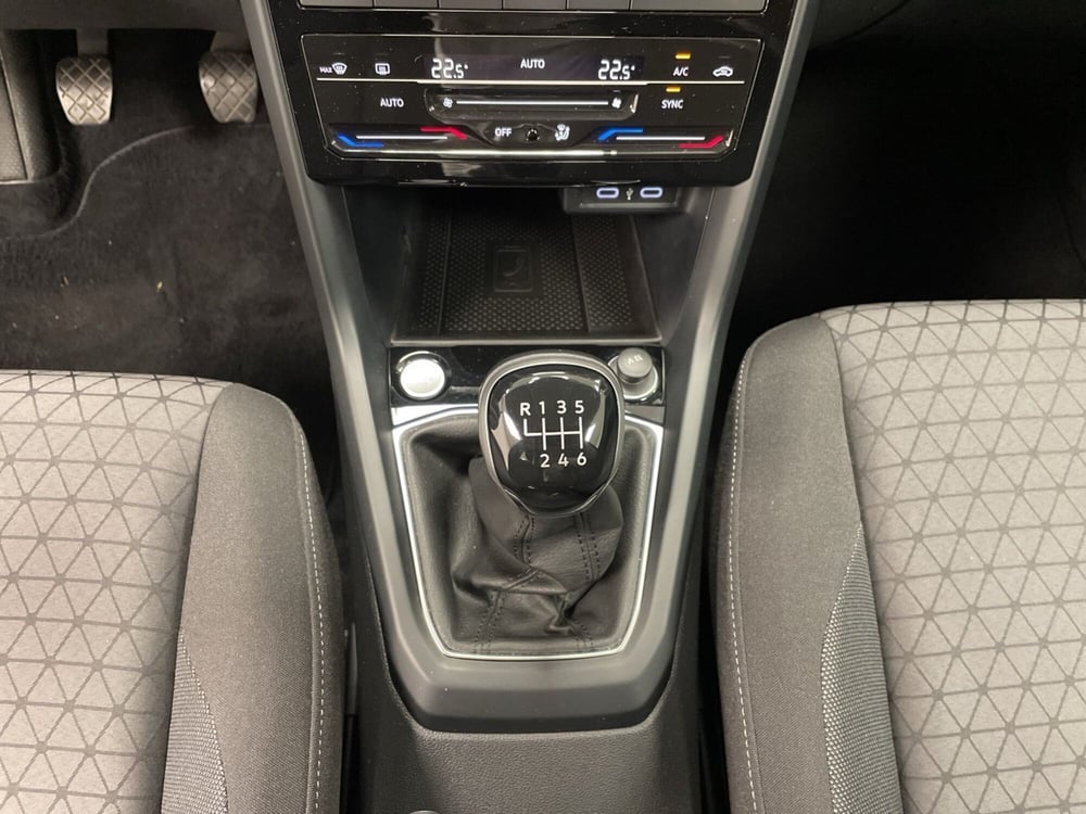 Volkswagen T-Cross usata a Varese (17)