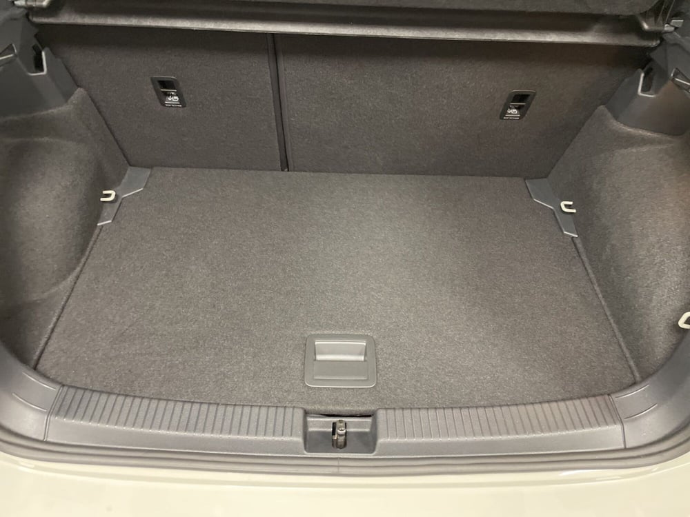 Volkswagen T-Cross usata a Varese (12)