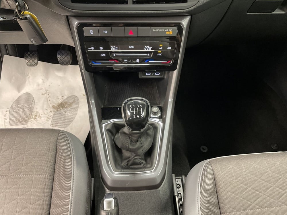 Volkswagen T-Cross usata a Varese (18)