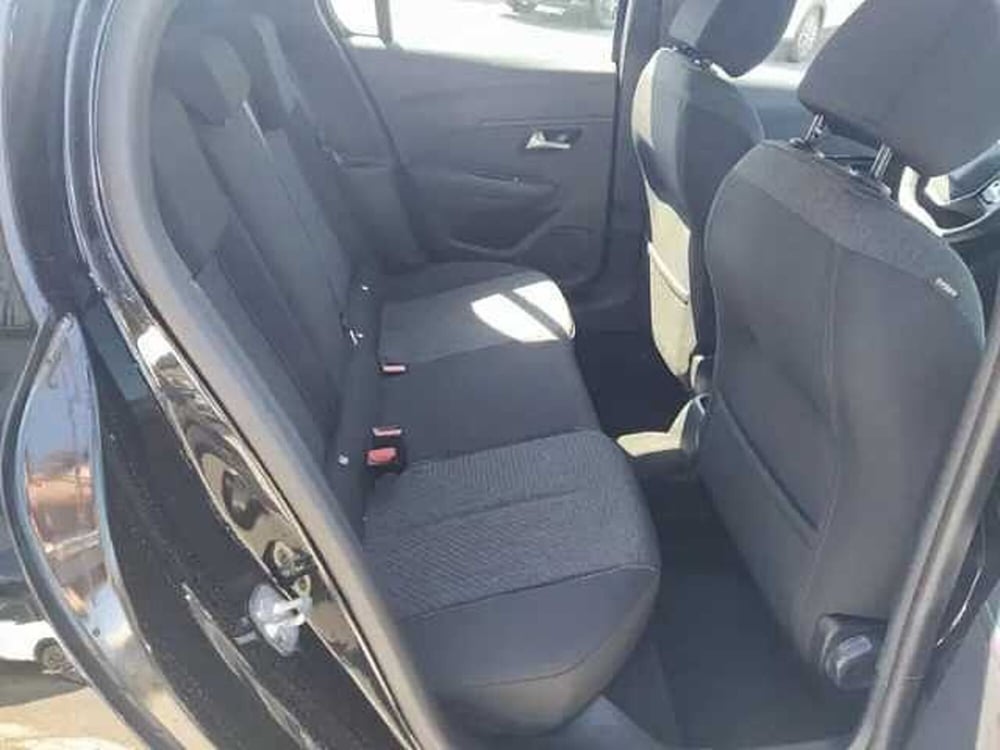 Peugeot 208 nuova a Milano (11)