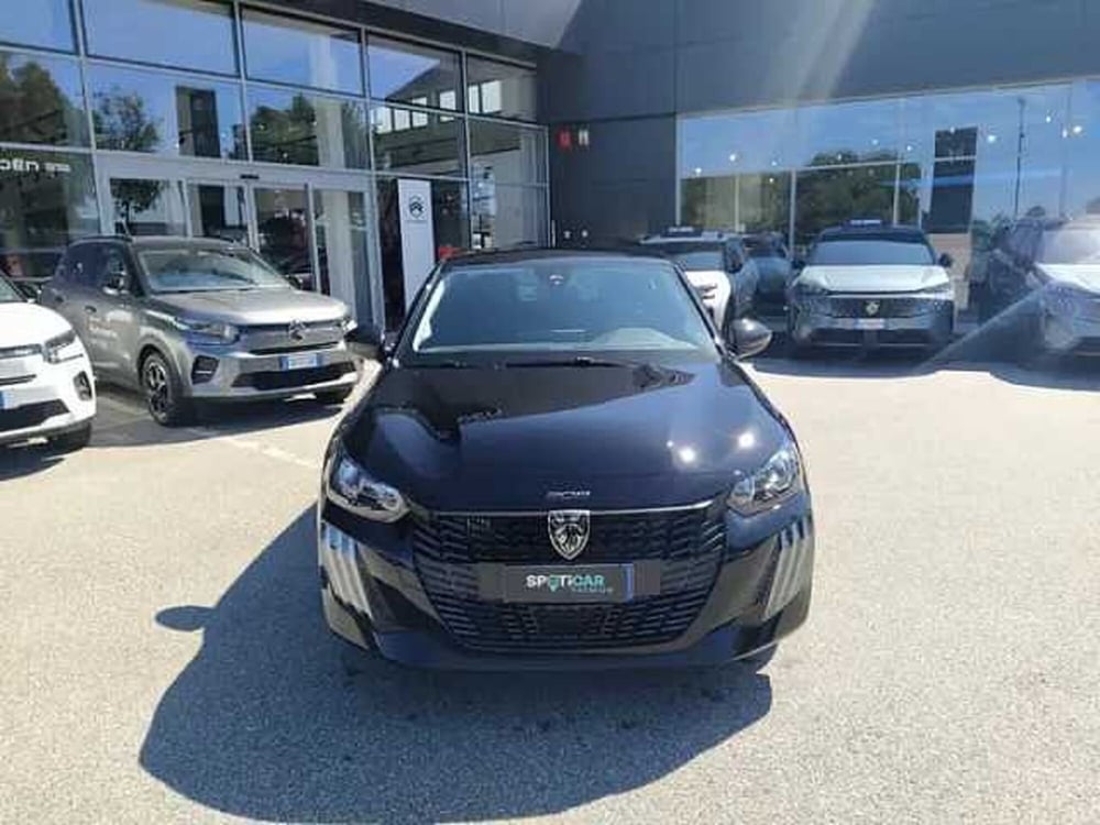 Peugeot 208 nuova a Milano (2)