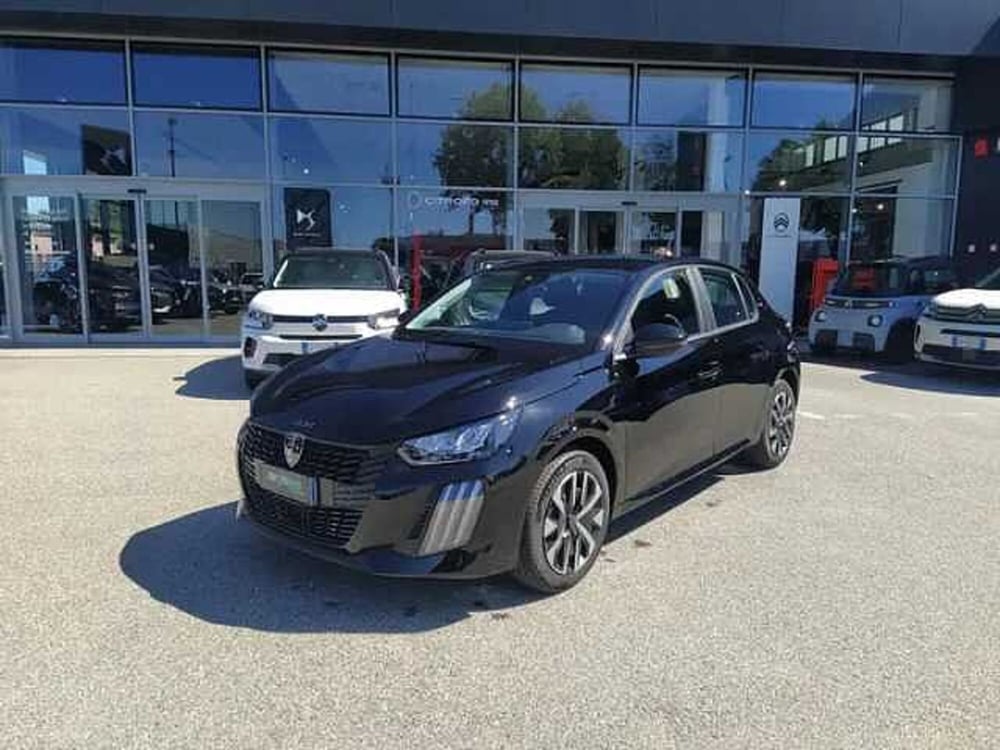 Peugeot 208 nuova a Milano (3)