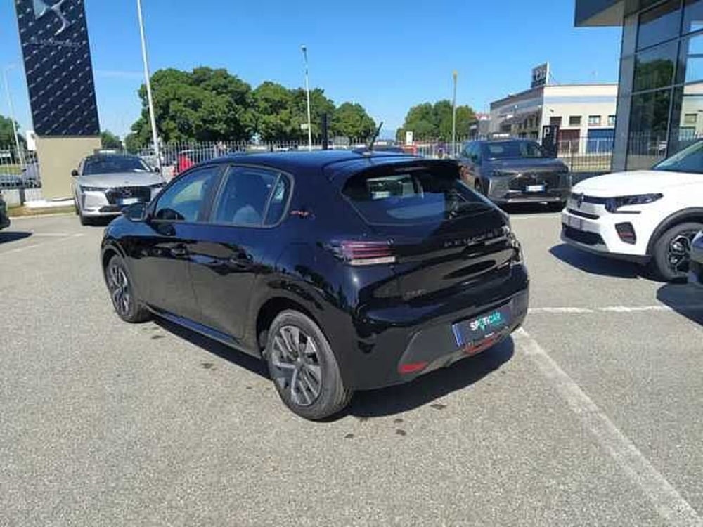 Peugeot 208 nuova a Milano (5)