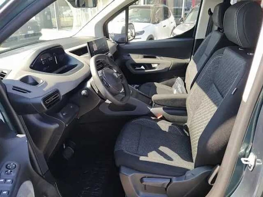 Peugeot Rifter nuova a Milano (8)