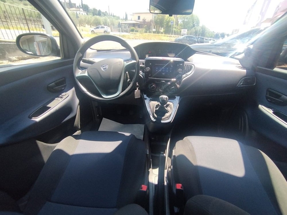 Lancia Ypsilon usata a Arezzo (13)