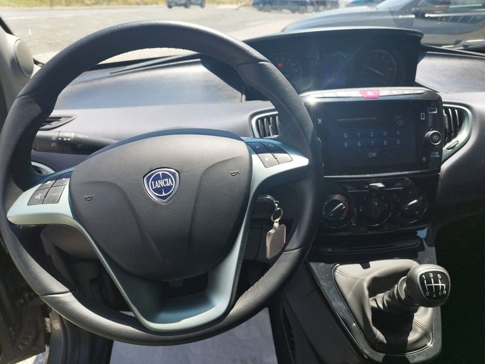 Lancia Ypsilon usata a Arezzo (14)