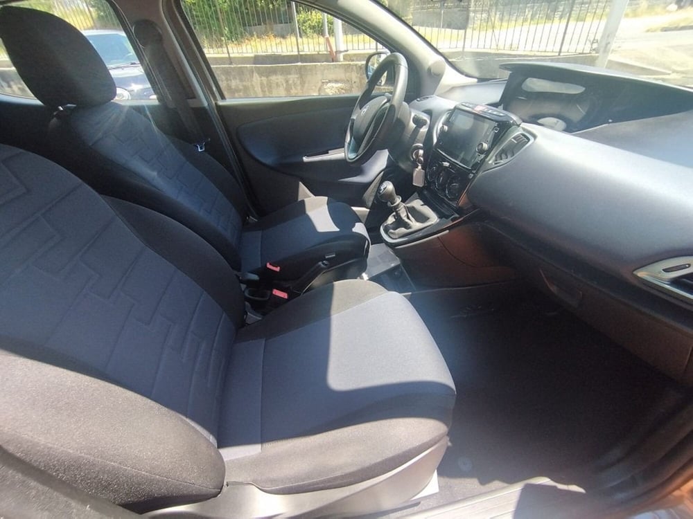 Lancia Ypsilon usata a Arezzo (16)