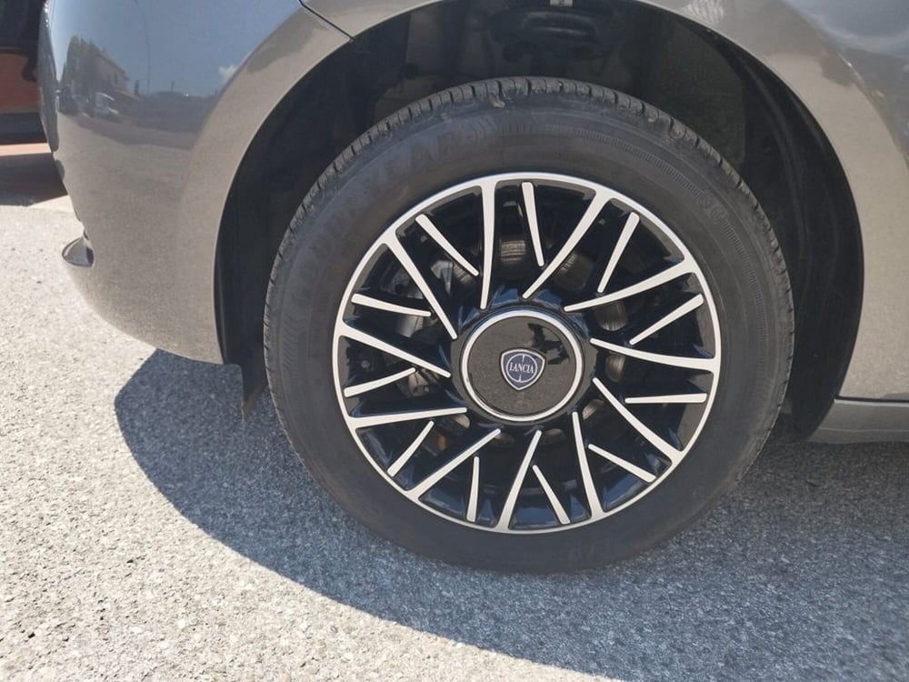 Lancia Ypsilon usata a Arezzo (17)