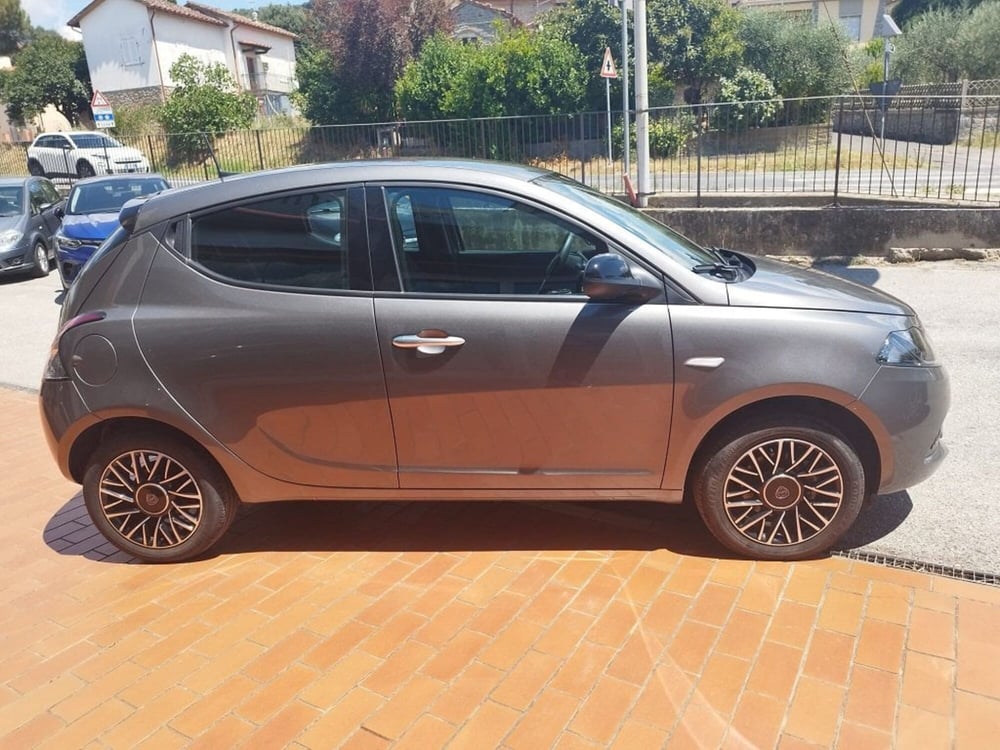 Lancia Ypsilon usata a Arezzo (4)