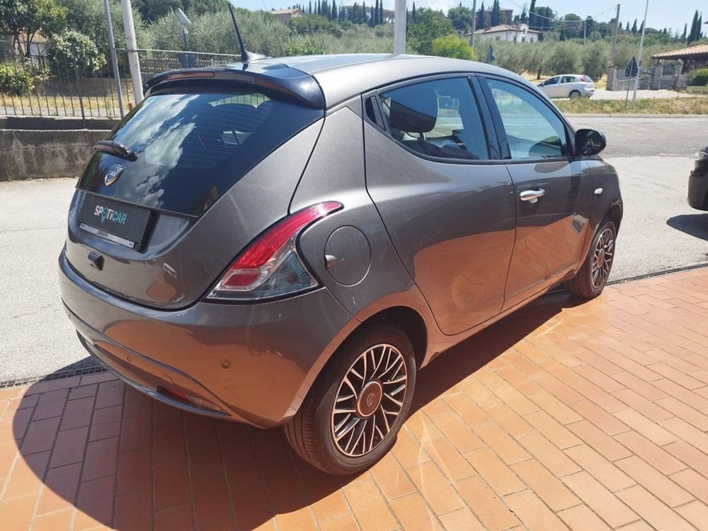 Lancia Ypsilon usata a Arezzo (5)