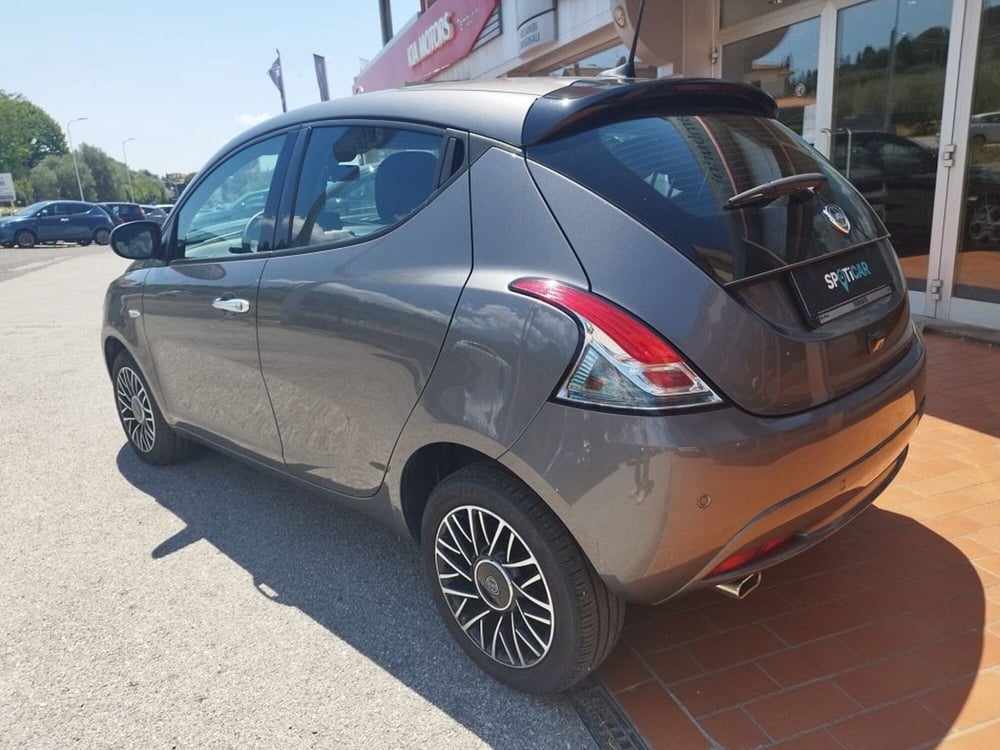 Lancia Ypsilon usata a Arezzo (7)
