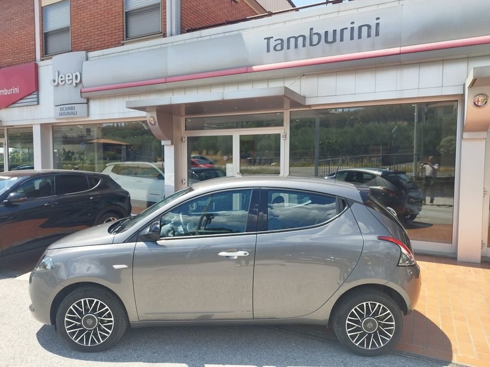 Lancia Ypsilon usata a Arezzo (8)