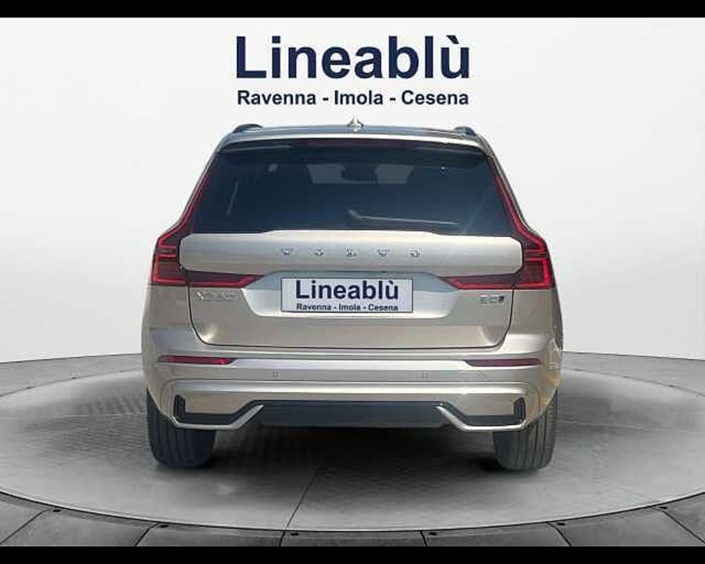 Volvo XC60 nuova a Ravenna (4)