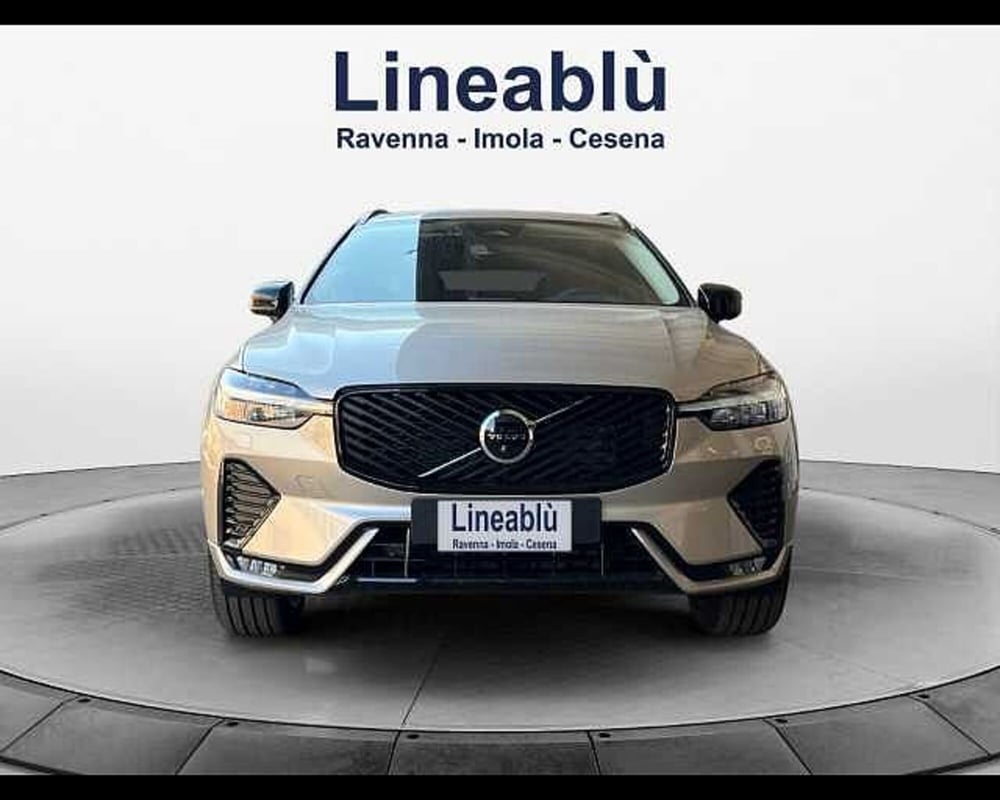 Volvo XC60 nuova a Ravenna (8)