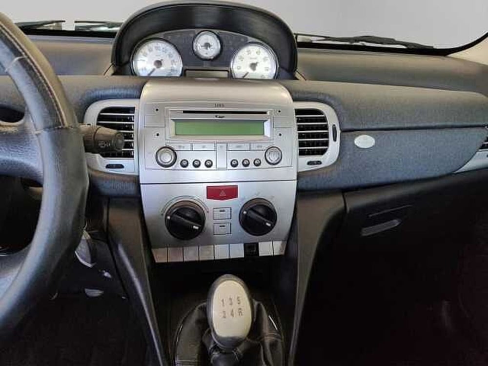 Lancia Ypsilon usata a Vibo Valentia (9)