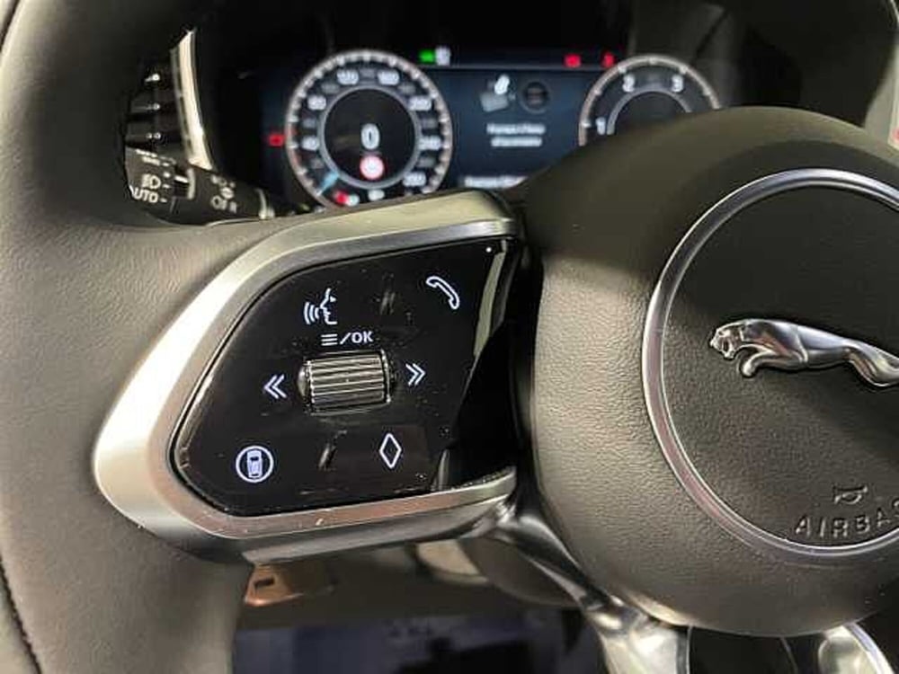 Jaguar F-Pace usata a Ravenna (18)