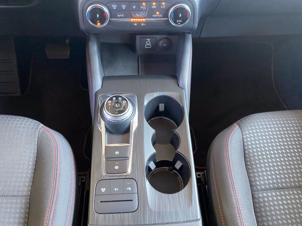 Ford Kuga usata a Milano (15)
