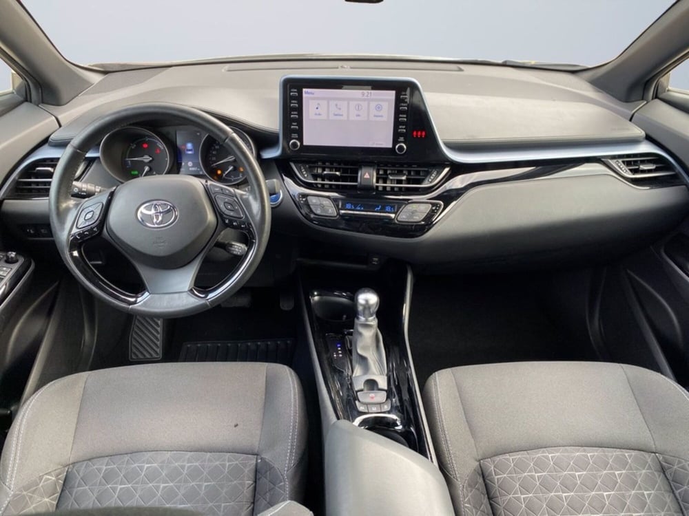 Toyota Toyota C-HR usata a Milano (12)